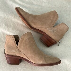 Vince Camuto Abrinna bootie. Size 6.5